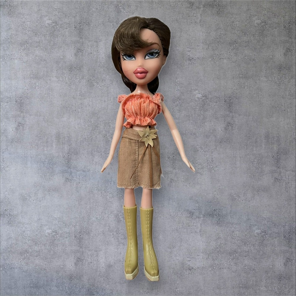 MGA Bratz Dana 2003 The‎ Style It Fashion in Peach Blouse Skirt Hi Top Boots